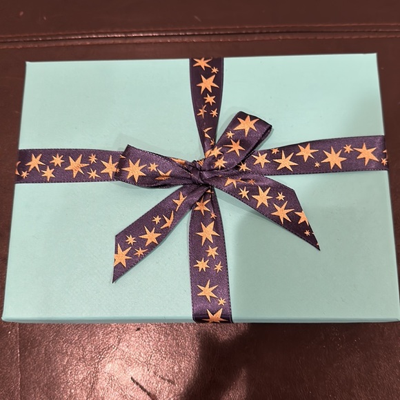 Selling a brand new ladies Supreme Tiffany T-shirt with Tiffany box - size M - Picture 6 of 6